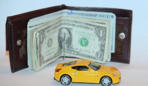 Чому українці в рази переплачують за нові авто?